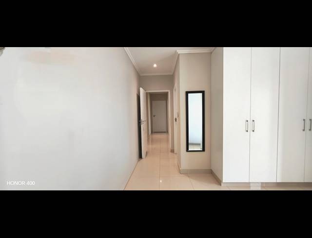 3 BEDROOM APARTMENT FOR SALE IN UMHLANGA RIDGE
